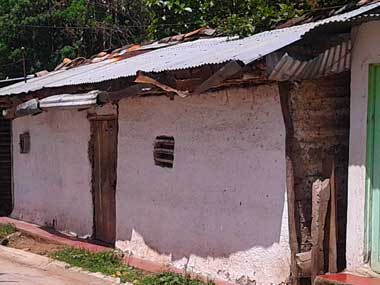 Un rancho muy humilde en Majo (Garzón, Huila, Colombia)